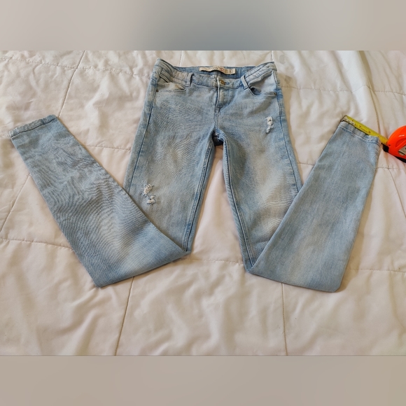 Zara Premium Wash Skinny Jeans (Light Stonewashed Denim) 💙 👖 (Size 2) - Picture 15 of 16